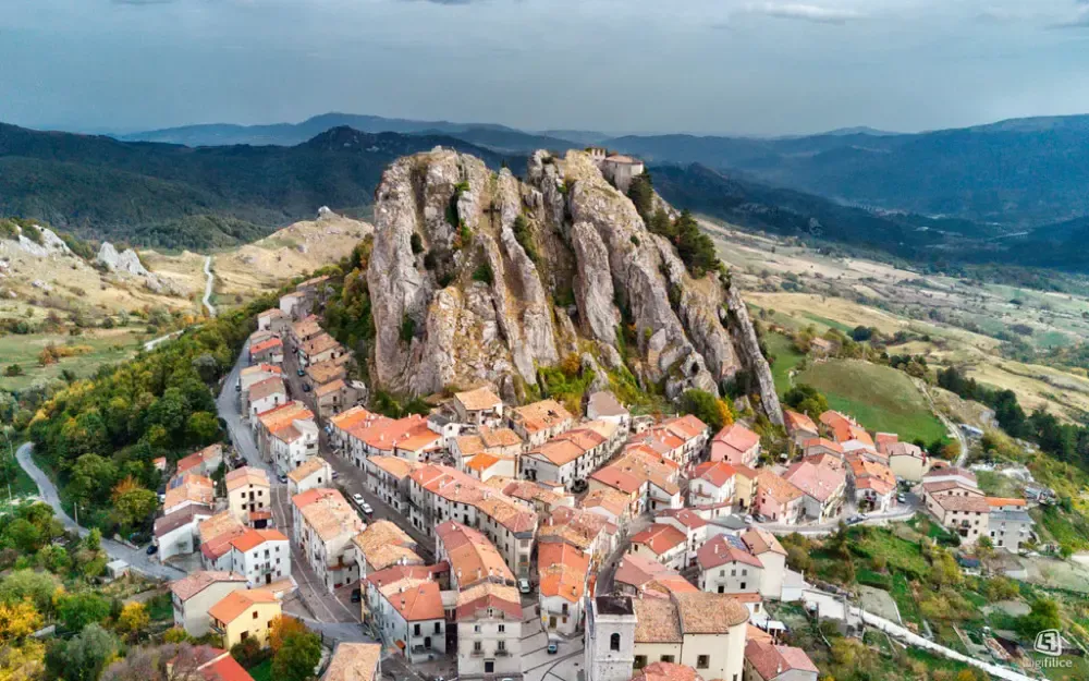 Pizzoferrato (Abruzzo): Il Borgo Nascosto tra le Montagne